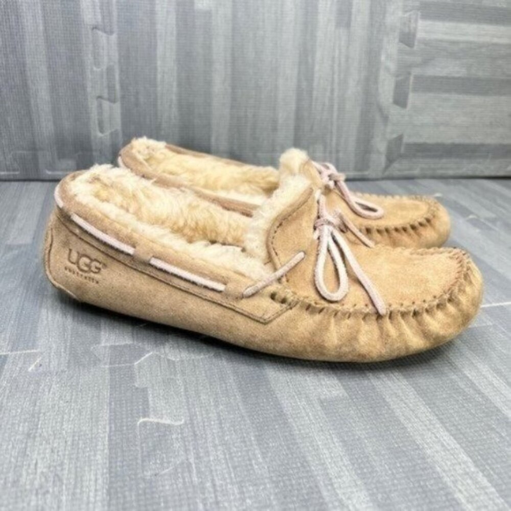 UGG Dakota Moccasins Slippers Women Size 6 Chestnut Tan